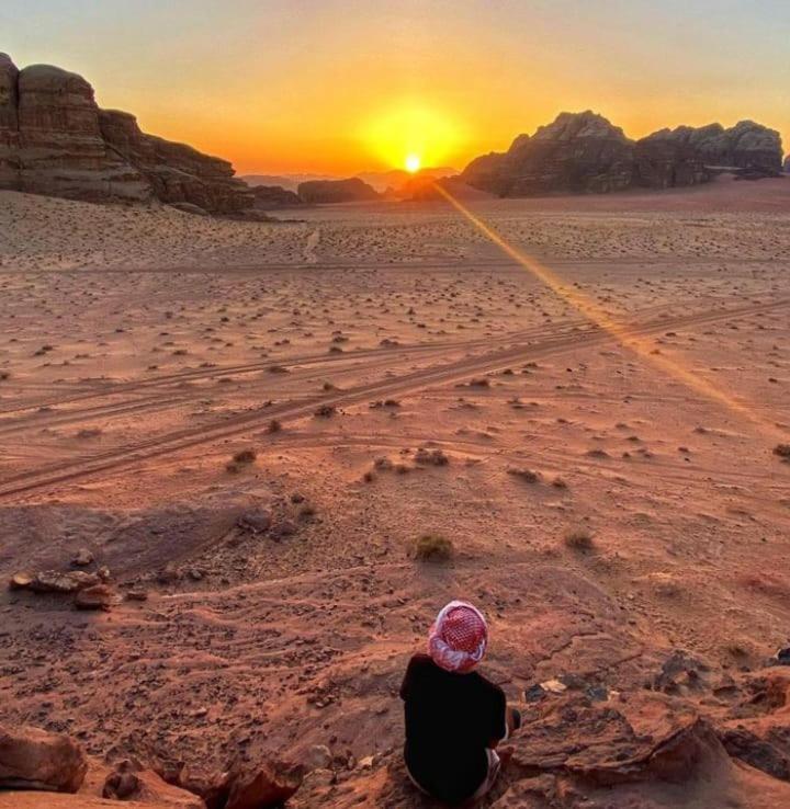 Moon City With Jeep Trips Wadi Rum Luaran gambar
