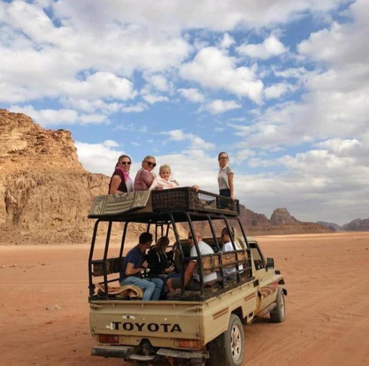 Moon City With Jeep Trips Wadi Rum Luaran gambar