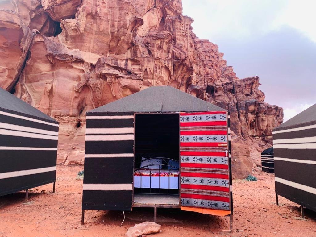 Moon City With Jeep Trips Wadi Rum Luaran gambar